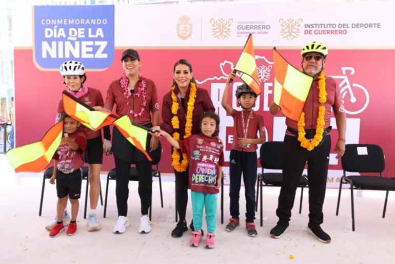 Entrega 500 bicicletas a niñas y niños de Chilpancingo