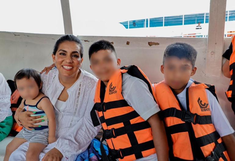 Agasaja la Presidencia del Grupo de Promotoras de la Décimo Segunda Región Naval de la Marina a infantes de la Casa Hogar
