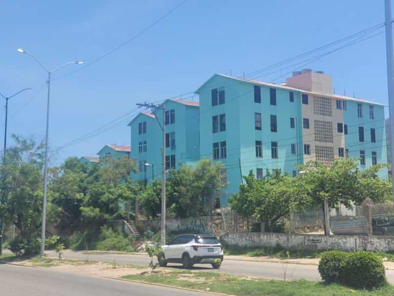 El Instituto ha rehabilitado 180 edificios de estos fraccionamientos con trabajo de pintura, impermeabilización y arreglo de losas.